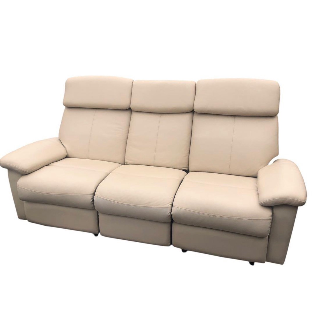 �\�t�@�𔃂����܂����I